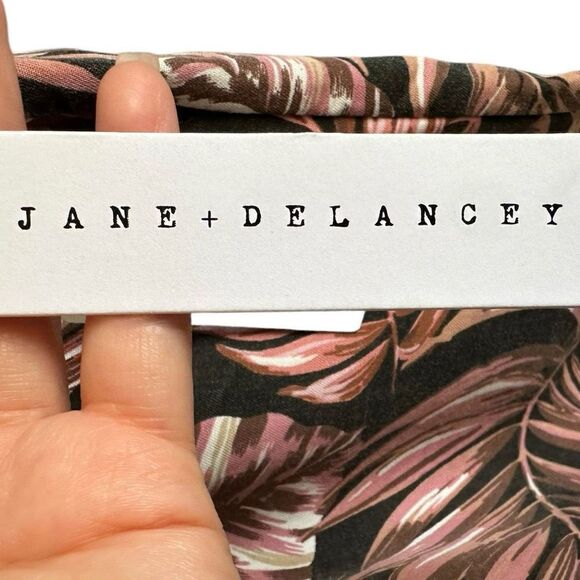 NWT Jane & Delancey 100% Lyocell Tropical Leaf Print Beachy High Waist Shorts - Picture 6 of 8